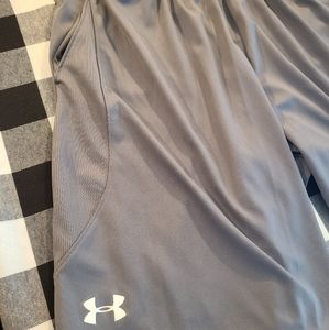 Men's UA shorts